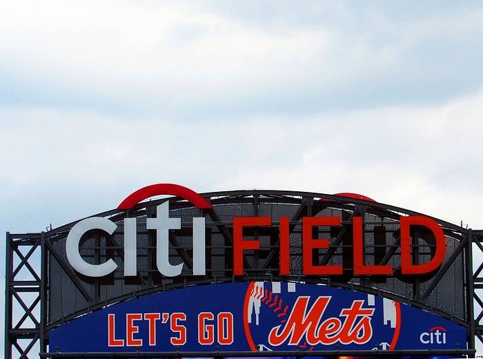 Mets Address Offseason Needs, Sign Jorge Polanco to Two-Year, $40M Deal After Alonso Departure