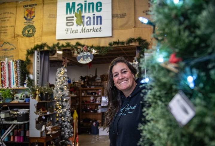 Thrifting for Christmas helps shoppers save money, buy sustainably