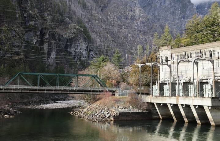 Seattle City Light company town cut off by flooding; Army Corps takes over dam