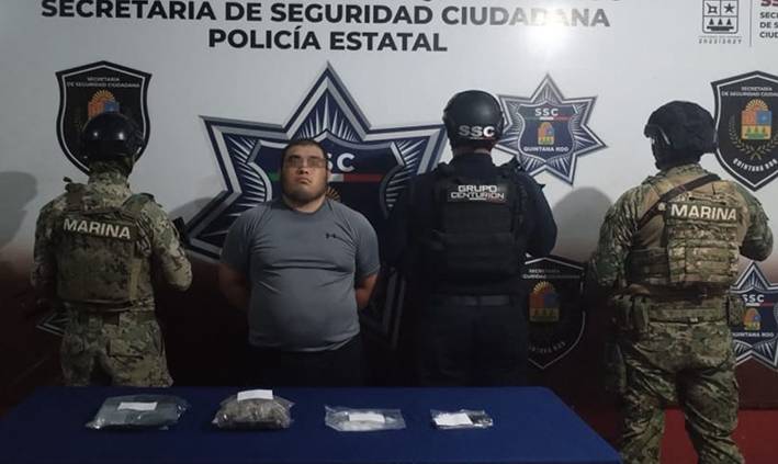 Atrapan policías a presunto narcomenudista en la supermanzana 107