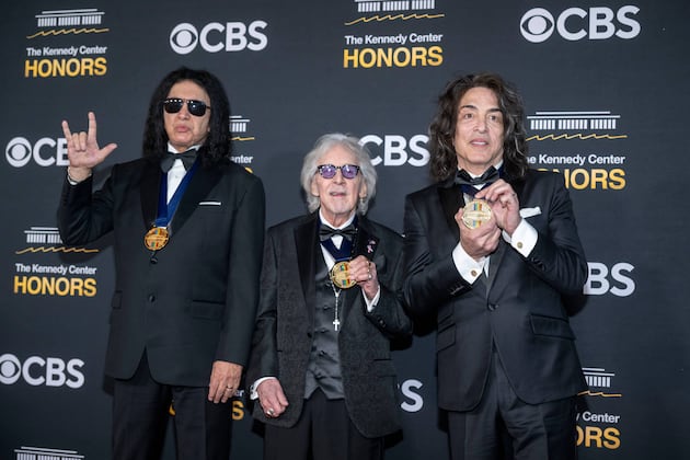 Trump hosted Kennedy Center Honors, praised honorees for persistence