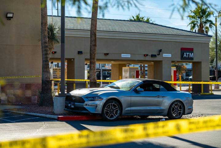 Police say 2 injured, suspect arrested in central Las Vegas carjacking