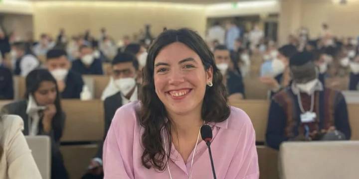 Una argentina de 27 años fue elegida para participar del Foro de Davos y hablará sobre IA: “El 8% de las personas dicen consumir noticias vía chatbots”