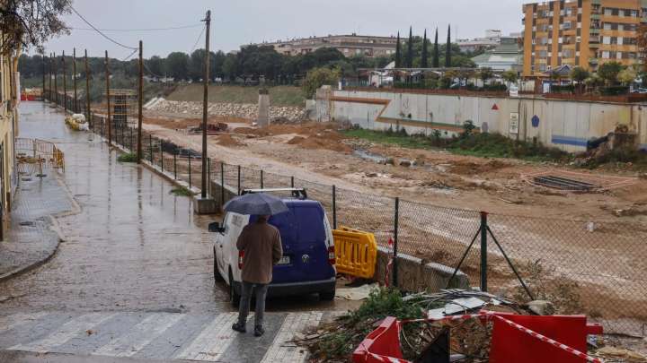 Temporal de fuertes lluvias en España, en directo | Alerta roja en Almería y Valencia y avisos en varias comunidades