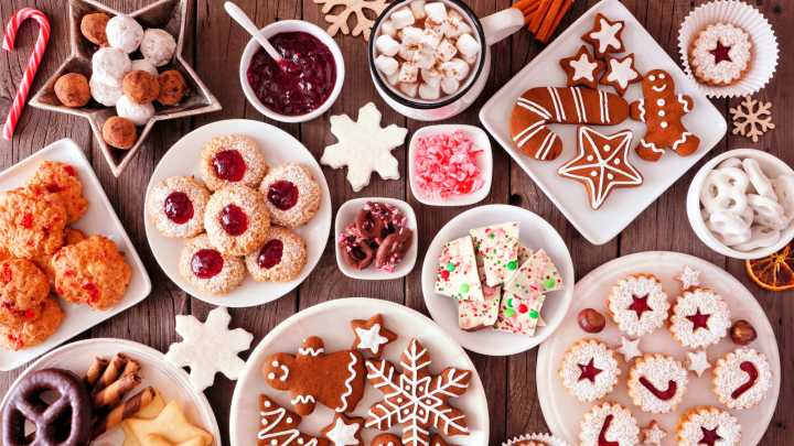 This 4-Ingredient Holiday Snack Is Sweet, Salty, And Easy To Make