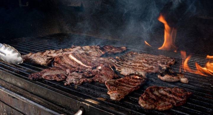En Colombia, disfrutar de los asados forma parte de los planes de diciembre, pero es importante elegir un buen corte y preparación