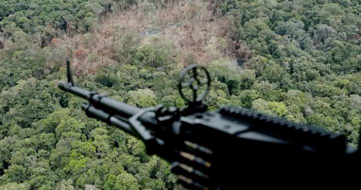 El reclutamiento de niños soldado crece en Colombia en medio de polémica por bombardeos