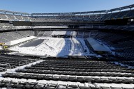 Giants-Commanders weather: Snow, severe cold create messy conditions at MetLife in East Rutherford (UPDATE)
