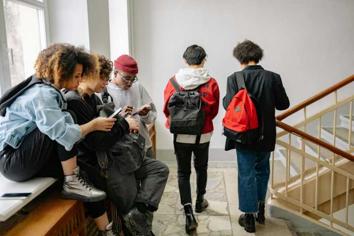 Opinión | Colegios sin celulares: Desconectar a los estudiantes para volver a educar