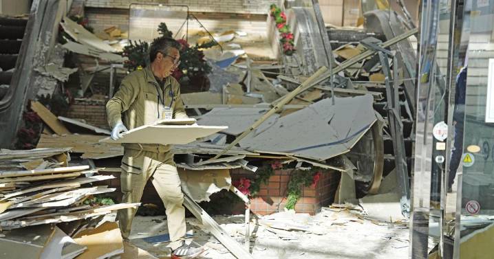 Japan assesses damage from 7.5 magnitude quake that injured 34