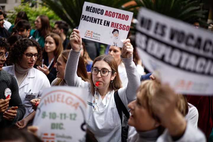 Los médicos exigen una ‘atención de calidad’ en la tercera jornada de la huelga general