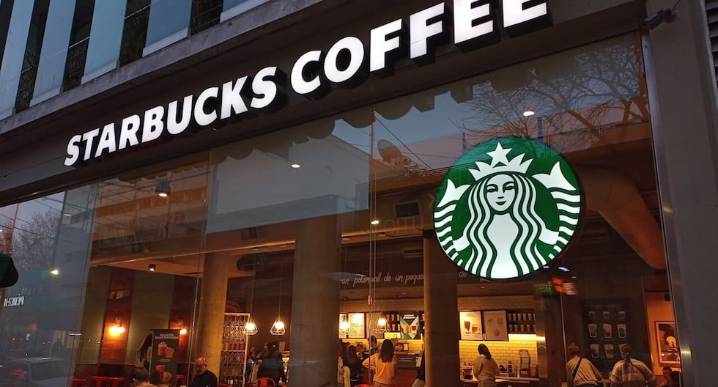 Nueva York y Starbucks acuerdan pago de 35 millones por violar derechos de trabajadores l Starbucks