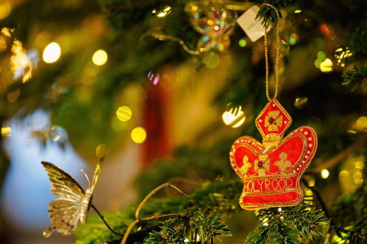 Woman Unsure She Should Tell Kids She Split from Their Dad at Christmas