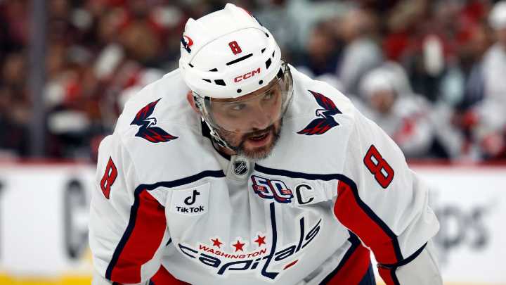 Ovechkin scores twice, Capitals crush Sharks for sixth straight win