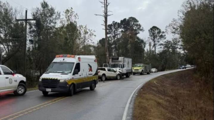 Fatal crash closes Highway 16 near Gourdon Lane in Livingston Parish