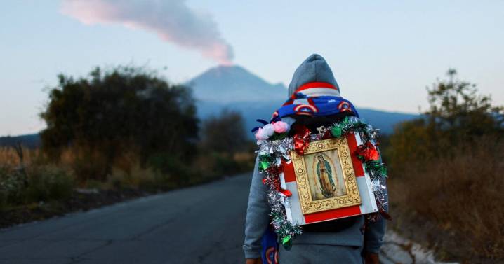 Con las promesas al cielo: así viven los peregrinos su camino rumbo a la Basílica de Guadalupe