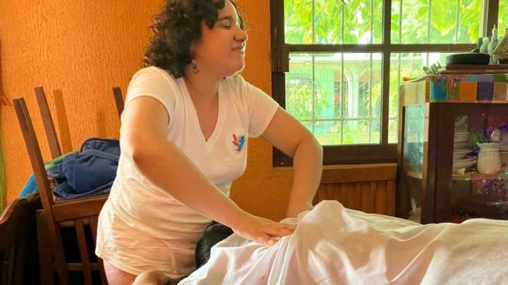 Ita, la masajista que cuida a su mamá desde su propia ceguera