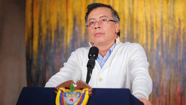 Con derecho de petición piden cumplir norma que permitiría decretar pérdida de investidura del presidente Gustavo Petro