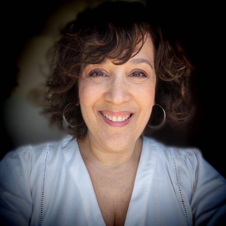 Romina Tiritilli escribe su biografía en clave poética y con lengua de mar