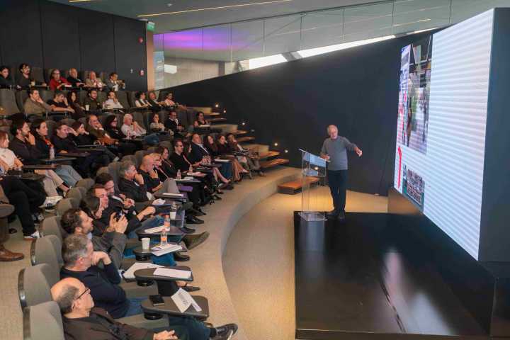 Celebra Cemex 20 años de apoyar arquitectos con 'Cátedra Blanca'