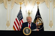 Trump signs executive order to neuter state AI laws