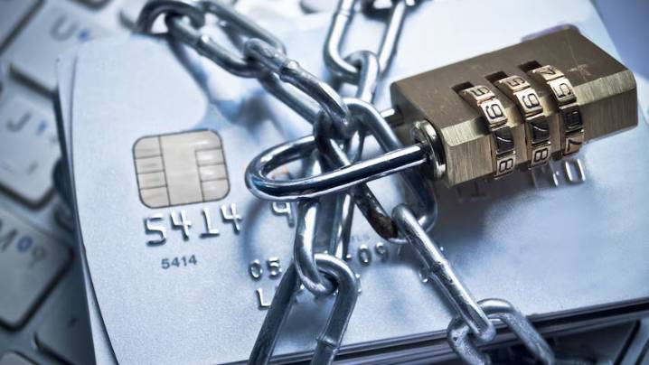 Niega amparo SCJN contra bloqueo de cuentas a cargo de bancos