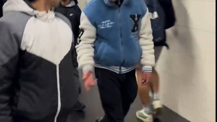 Vídeo: usuarios evitan un robo en el metro de Barcelona por parte de unos magrebíes