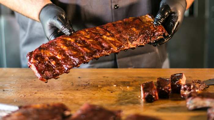 Founder behind Florida-native Sonny’s BBQ restaurants dies