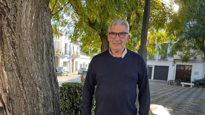 "Con 400 o 500 euros no vive nadie": Juan Viera, candidato al 21D, expone un programa para mejorar las condiciones en sanidad y residencias