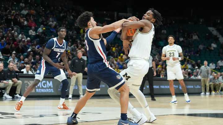 Morez Johnson Jr. gives Michigan basketball some bark with energy