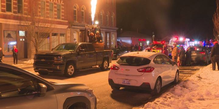 Leslie Lighted Holiday Parade draws community together