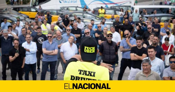 Élite Taxi convoca un paro este martes en Catalunya a pesar de la oposición de parte del sector
