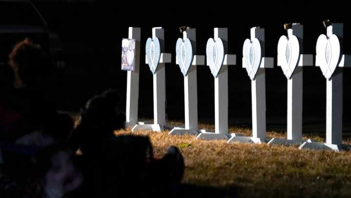 Plane crash families to file suit against UPS, GE