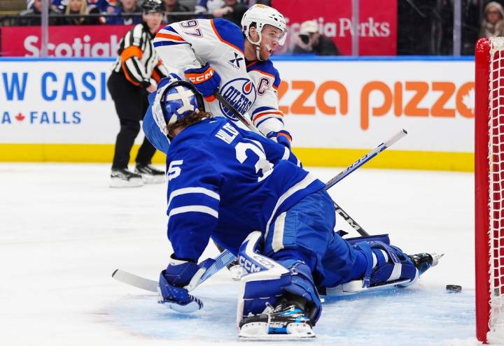 Connor McDavid powers Oilers over Maple Leafs 6-3 in Tristan Jarry’s Edmonton debut – Winnipeg Free Press