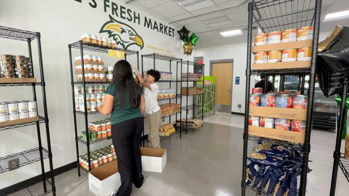 Tyrone Middle School opens food pantry to help their families, staff in need