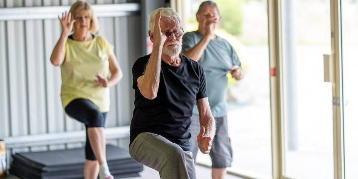 El tai chi podría igualar la terapia de conversación para aliviar el insomnio