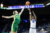 Oregon drops fifth straight game with 74