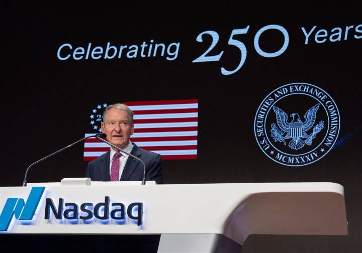 Wall Street inches higher on strong earnings with inflation report on tap