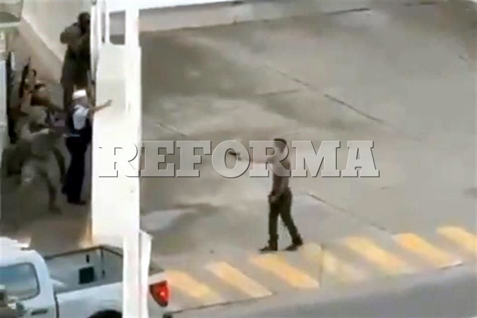 Dispara marino contra joven armado  en Puerto Vallarta