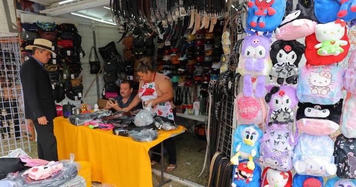 Tianguis Navideño en Plaza El Mundito inicia sin puestos de comida por medidas de seguridad