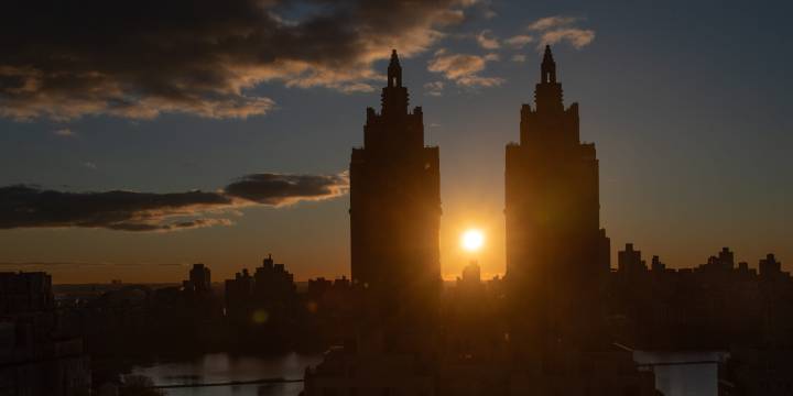 Monday Bulletin: New Documentary Spotlights UWS Actress and Her Mother; Nation’s Oldest Synagogue Launches Kosher Food Pantry on the UWS; Longtime UWS Bar Launches GoFundMe in Hopes of Staying Open