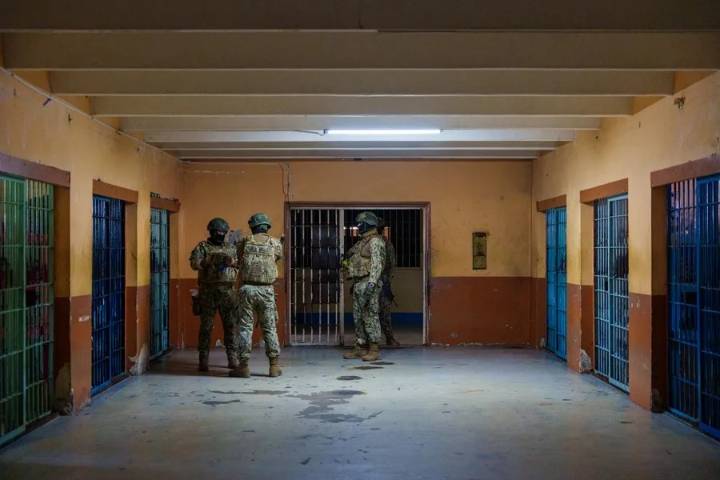 Al menos 13 reos muertos en una cárcel de Ecuador donde otro motín dejó 31 asesinados hace un mes