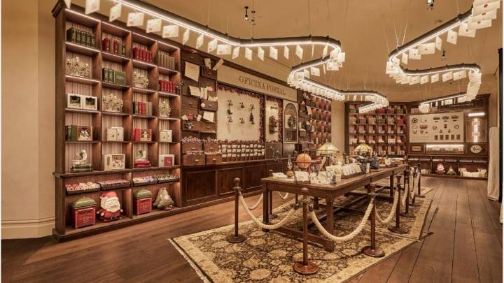 Zara estrena su espacio navideño en A Coruña