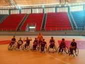 Paraatletas en juego amistoso