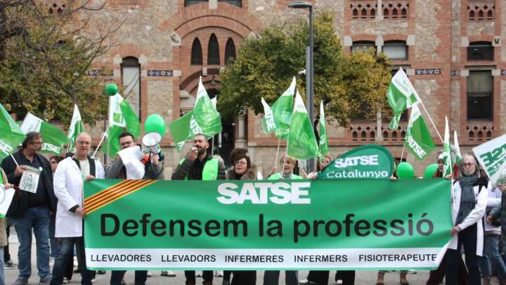 Enfermeras catalanas denuncian en Barcelona la "sobrecarga asistencial" y la "inacción" del Departament de Salut