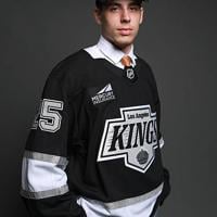Rockets sign star forward, Kings prospect Cihar