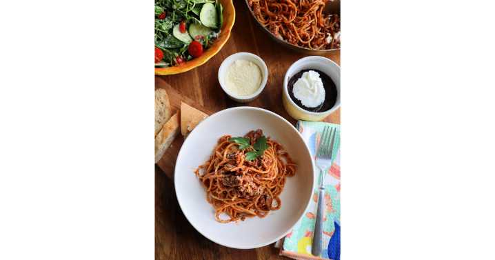One-pot spaghetti makes inexpensive weeknight cooking easy