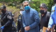 Expresidente de Honduras vinculado con “El Chapo” sale de prisión de EE. UU. tras...