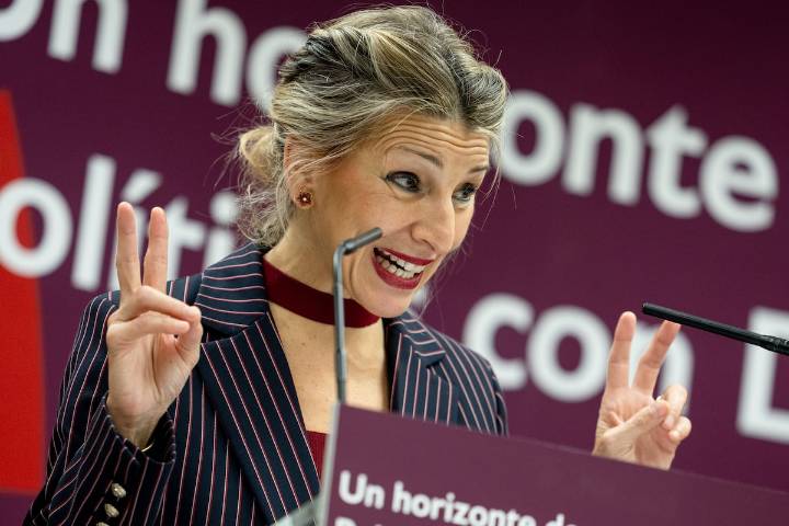 Díaz acelera la norma para evitar que las empresas absorban la subida del salario mínimo con la eliminación de pluses