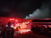 Incendio destruye fábrica de productos alimenticios: esto se sabe